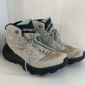 Solomon Womens Goretex hiking boots
